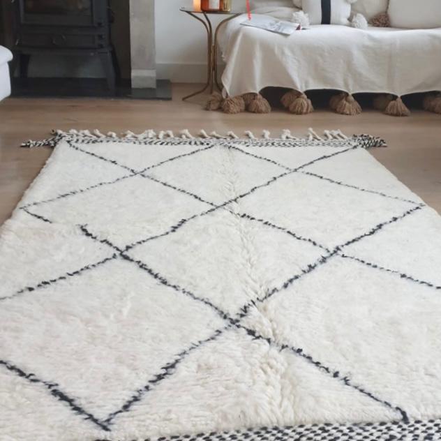 Handgemaakt Beni Ouarain tapijt in maat 222 x 124 cm
